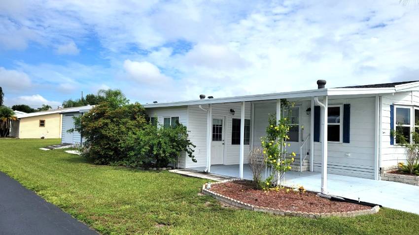 12 Navel Circle a Winter Haven, FL Mobile or Manufactured Home for Sale